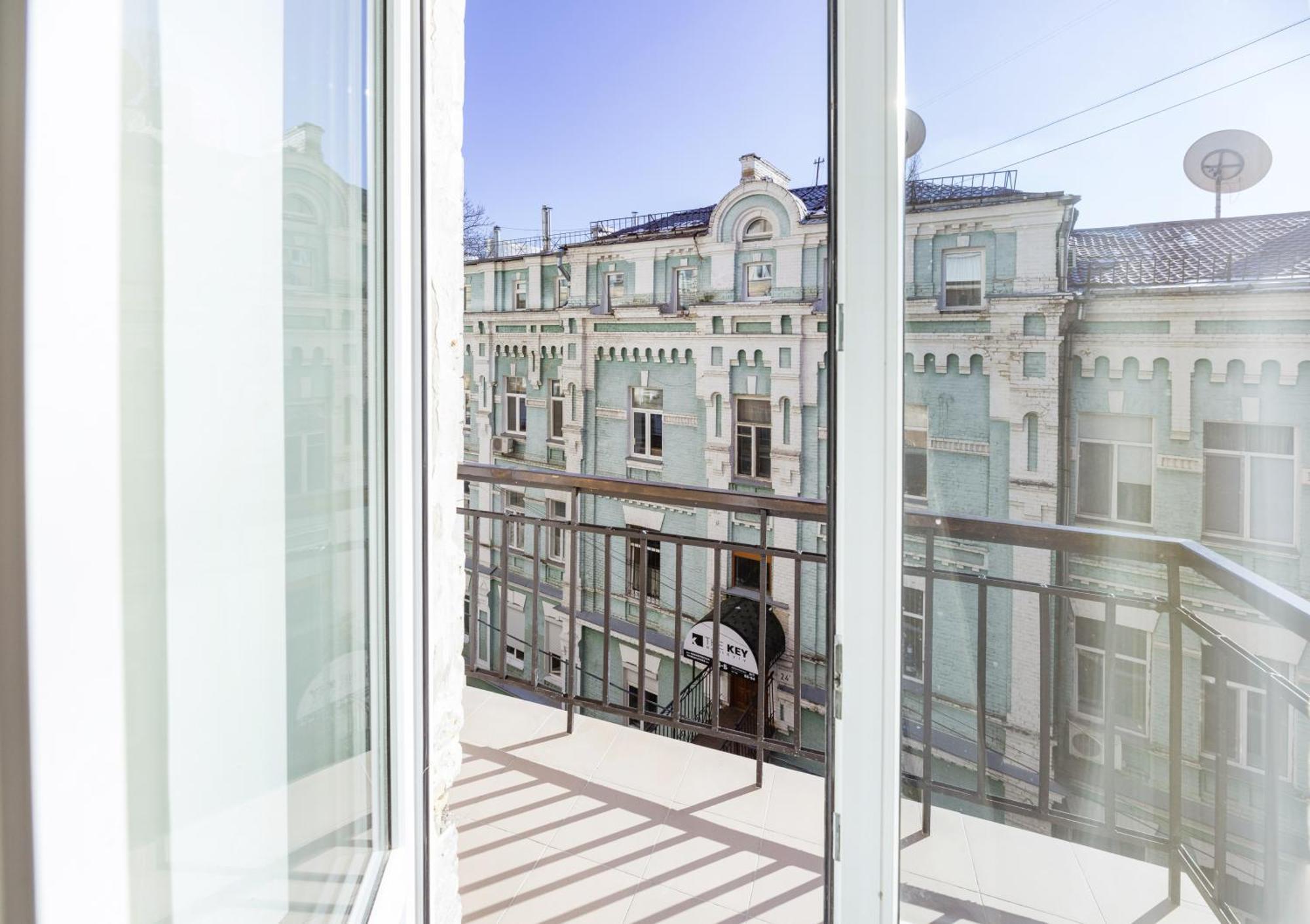 Apart Hotel Maidan Киев Екстериор снимка